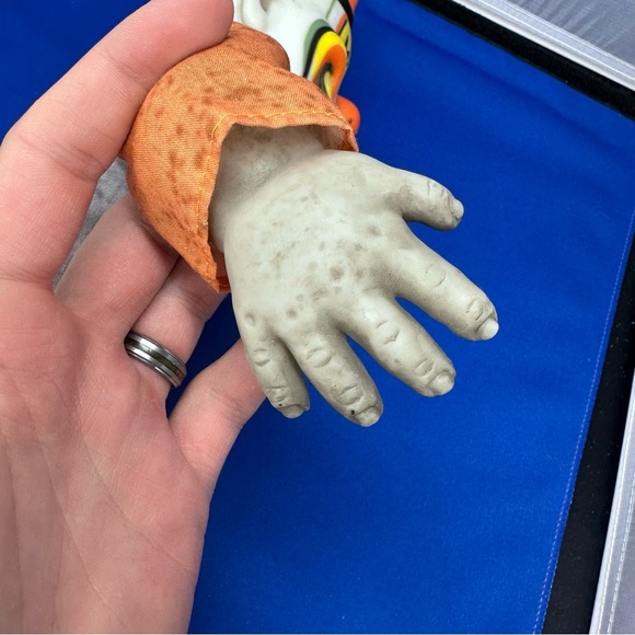 Spirit Halloween Vintage Clown Doll - Speaking Motion Sensor - Picture 6 of 7